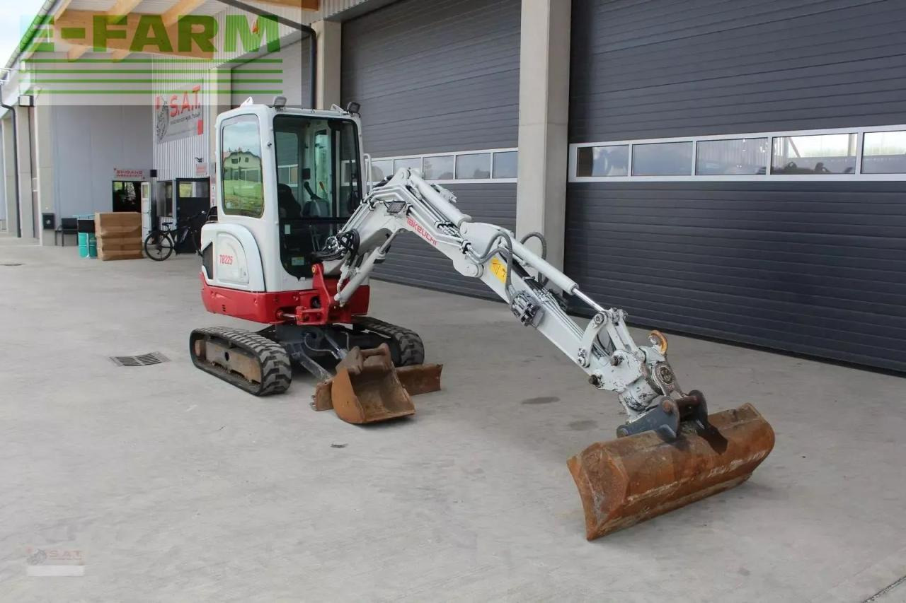 Takeuchi tb 225 - minibagger - powertilt - 2022 - Mini escavadeira: foto 5 Takeuchi tb 225 - minibagger - powertilt - 2022 - Mini escavadeira: foto 5