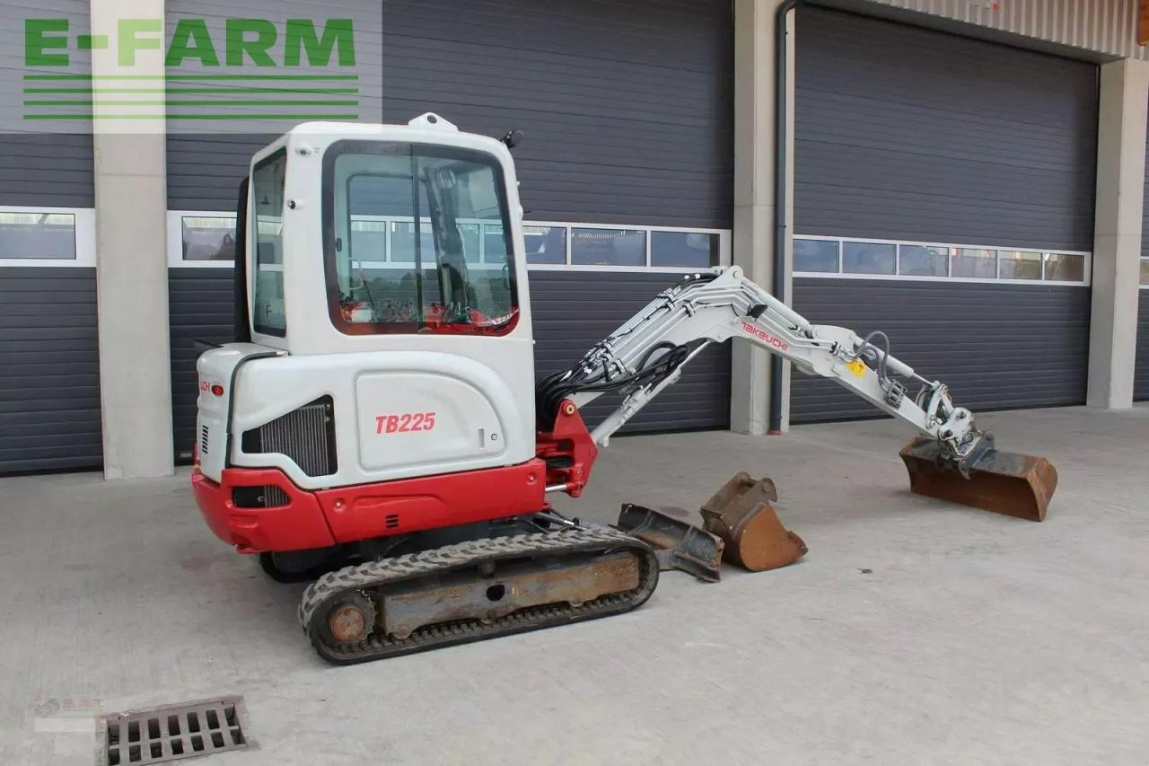 Takeuchi tb 225 - minibagger - powertilt - 2022 - Mini escavadeira: foto 3 Takeuchi tb 225 - minibagger - powertilt - 2022 - Mini escavadeira: foto 3