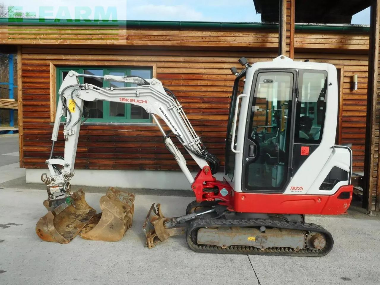 Takeuchi tb 225 mit powertilt + 3 löffel ( 2.400 kg ) - Mini escavadeira: foto 1 Takeuchi tb 225 mit powertilt + 3 löffel ( 2.400 kg ) - Mini escavadeira: foto 1
