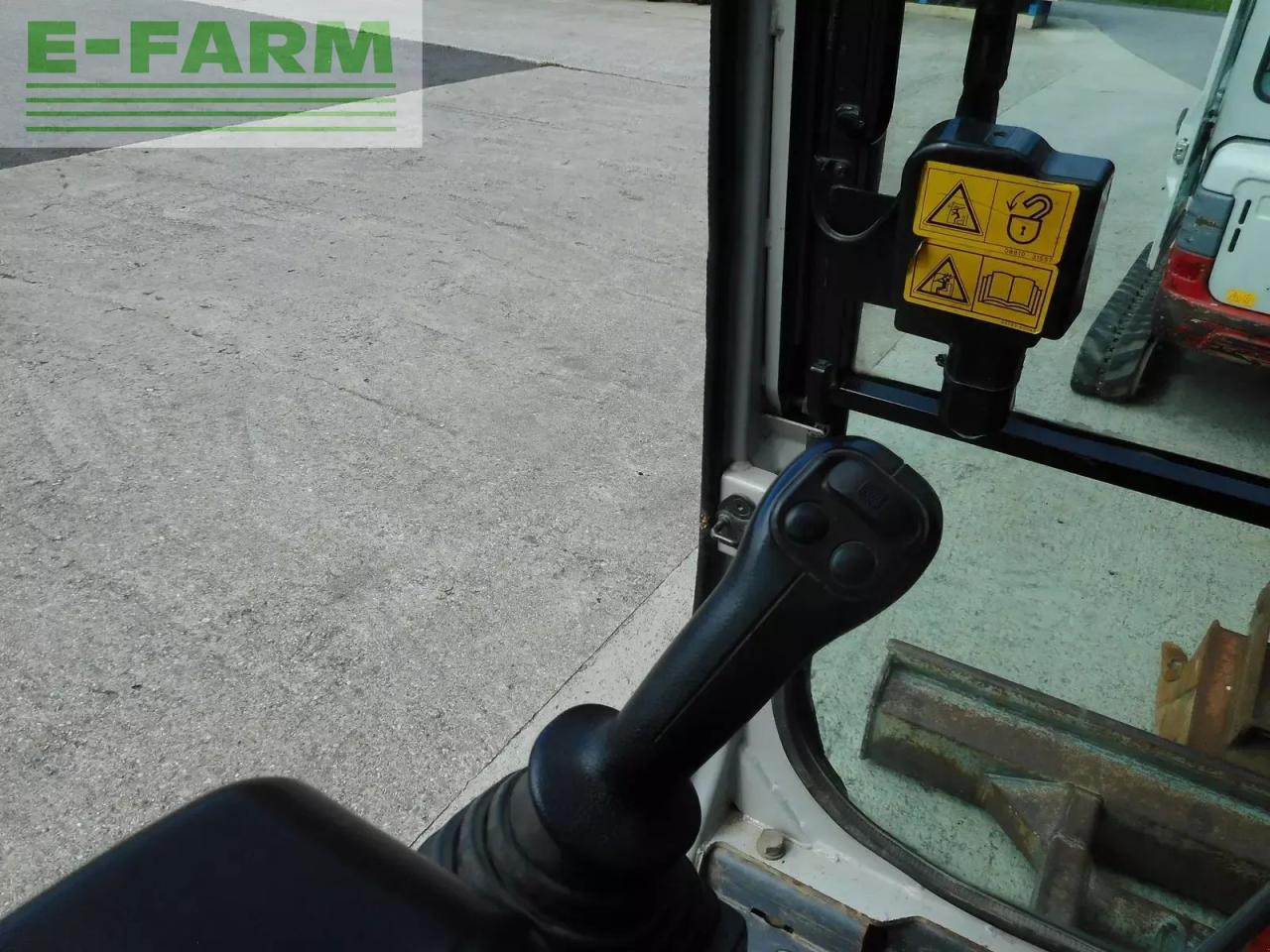 Mini escavadeira Takeuchi tb 228 ( 2.810kg ) powertilt: foto 10