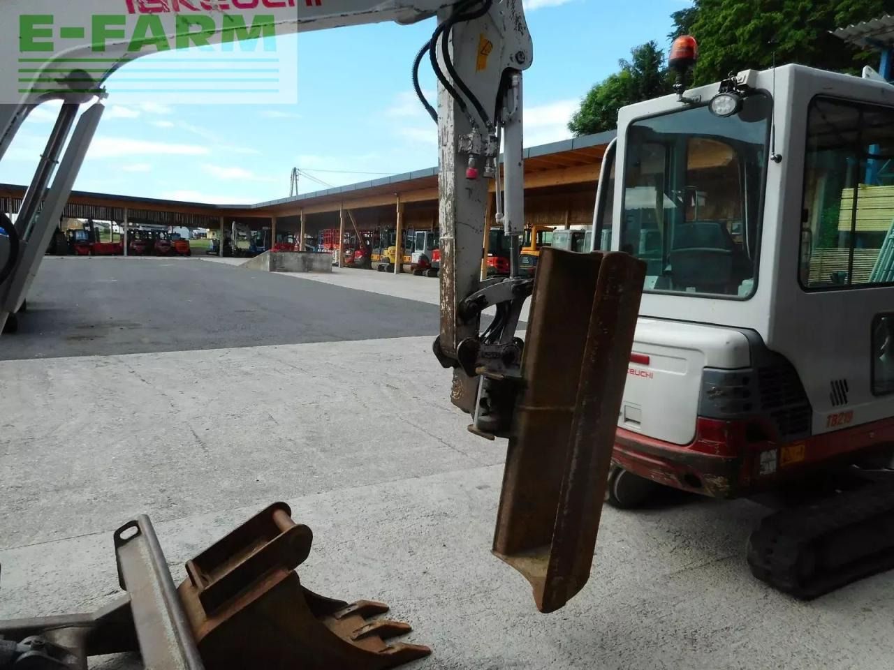 Mini escavadeira Takeuchi tb 228 ( 2.810kg ) powertilt: foto 16
