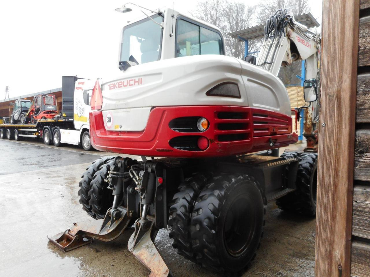 Takeuchi tb295w mit vollausstattung u. 3 löffel ( zentra - Escavadeira de rodas: foto 4 Takeuchi tb295w mit vollausstattung u. 3 löffel ( zentra - Escavadeira de rodas: foto 4