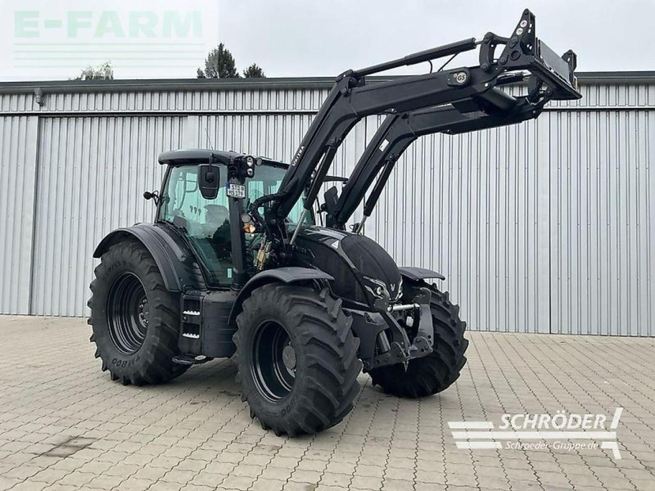 Valtra n 175 a - Trator: foto 1 Valtra n 175 a - Trator: foto 1
