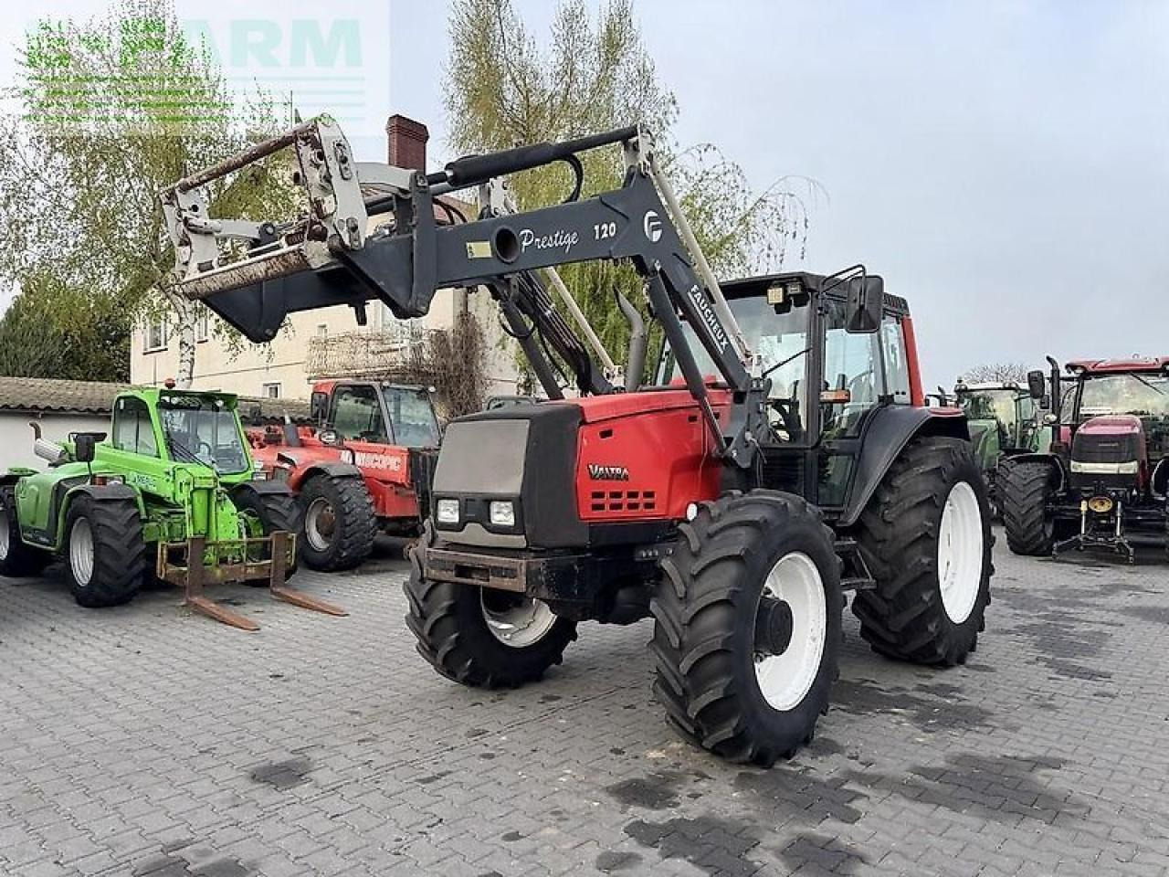 Valtra valmet 8350 + faucheux prestige 120 - Trator: foto 1 Valtra valmet 8350 + faucheux prestige 120 - Trator: foto 1