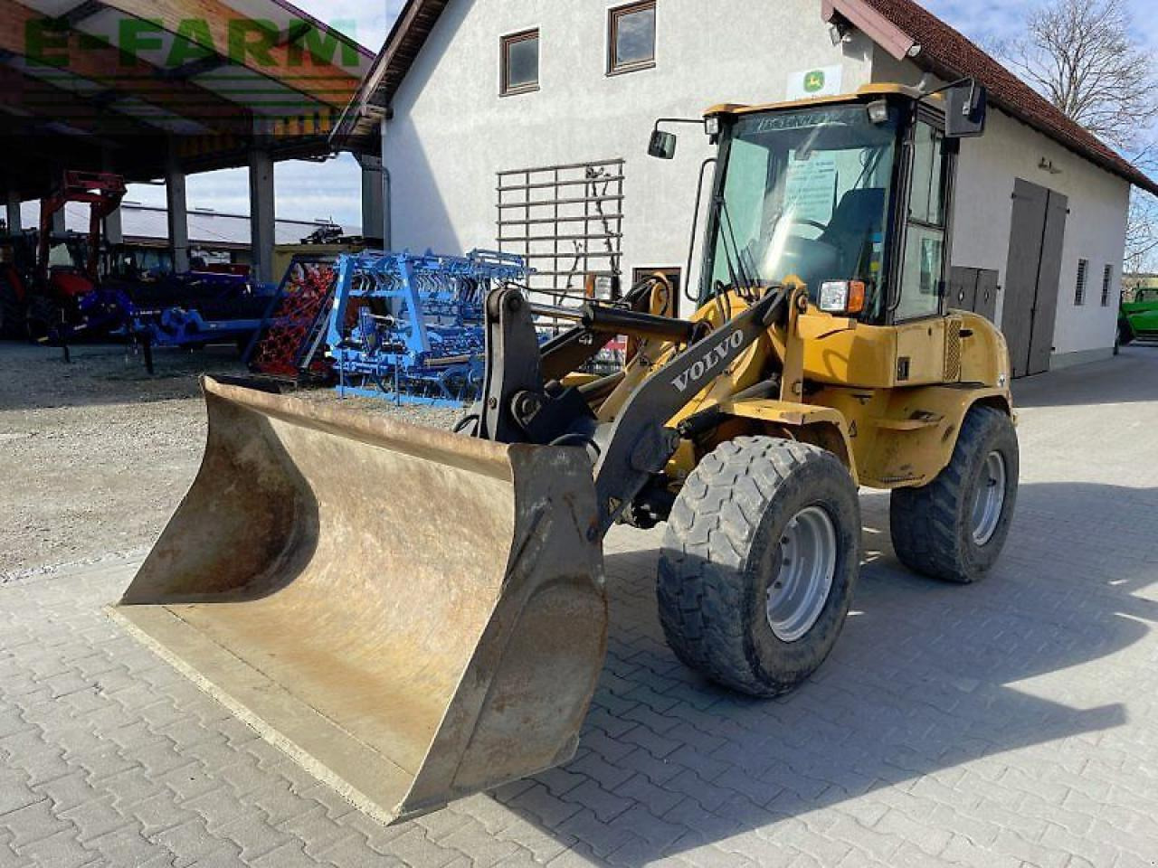 Volvo l 30b pro - Mini escavadeira: foto 1 Volvo l 30b pro - Mini escavadeira: foto 1