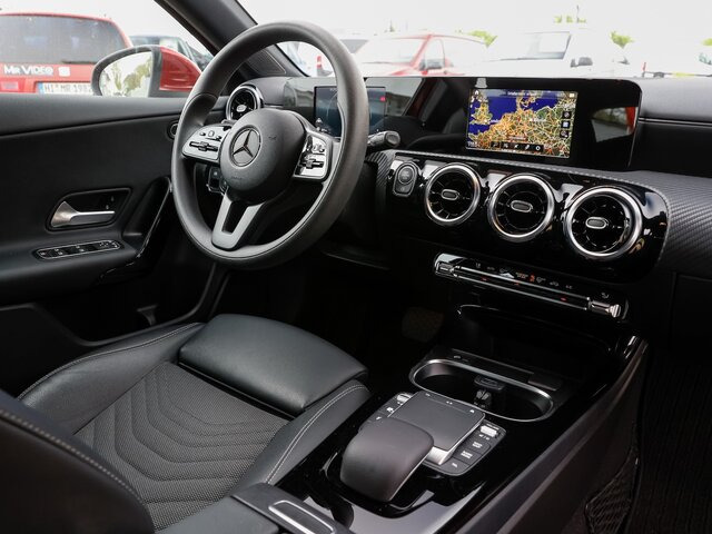 MERCEDES-BENZ A 180 Style,Autom.,8 fach Bereift - Sedã: foto 2 MERCEDES-BENZ A 180 Style,Autom.,8 fach Bereift - Sedã: foto 2