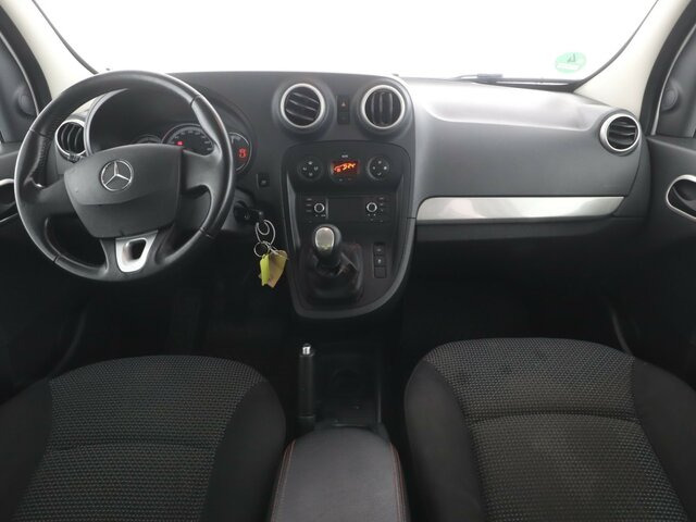 MERCEDES-BENZ Citan 111 Tourer,Klima,Sitzheizung,Tempomat,AHK... - Furgão de passageiros: foto 2 MERCEDES-BENZ Citan 111 Tourer,Klima,Sitzheizung,Tempomat,AHK... - Furgão de passageiros: foto 2