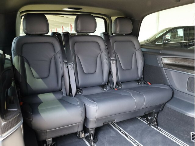 MERCEDES-BENZ EQV 300 Extralang,Avantgarde,8Sitze,2xelektr.Tür - Furgão de passageiros, Carrinha elétrica: foto 4 MERCEDES-BENZ EQV 300 Extralang,Avantgarde,8Sitze,2xelektr.Tür - Furgão de passageiros, Carrinha elétrica: foto 4