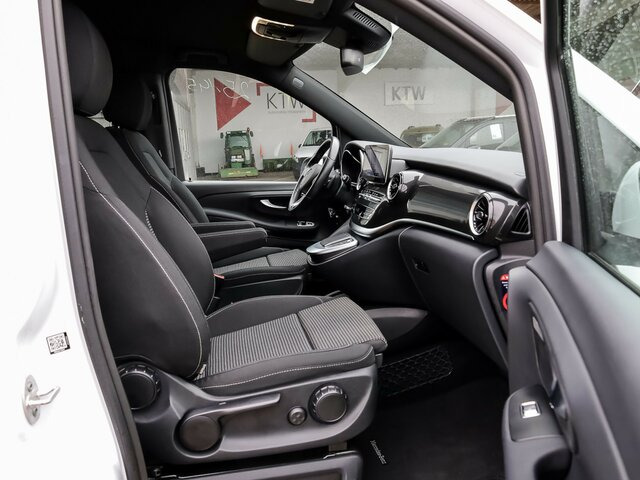 MERCEDES-BENZ EQV 300 lang,6Sitze,Liegepaket,Tisch,Schiebedach... - Furgão de passageiros, Carrinha elétrica: foto 5 MERCEDES-BENZ EQV 300 lang,6Sitze,Liegepaket,Tisch,Schiebedach... - Furgão de passageiros, Carrinha elétrica: foto 5