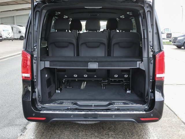 MERCEDES-BENZ EQV 300 lang,7Sitze,2xSchiebetür,LED,Distronic... - Furgão de passageiros, Carrinha elétrica: foto 2 MERCEDES-BENZ EQV 300 lang,7Sitze,2xSchiebetür,LED,Distronic... - Furgão de passageiros, Carrinha elétrica: foto 2