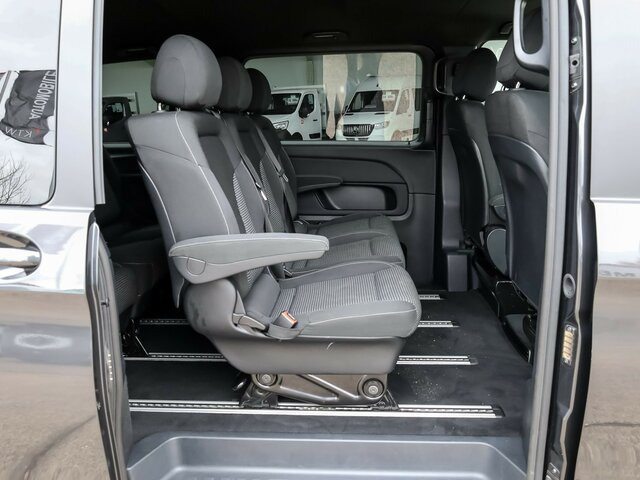 MERCEDES-BENZ EQV 300 lang,8Sitzer,2xSchiebetür,360°Kamera... - Furgão de passageiros, Carrinha elétrica: foto 5 MERCEDES-BENZ EQV 300 lang,8Sitzer,2xSchiebetür,360°Kamera... - Furgão de passageiros, Carrinha elétrica: foto 5