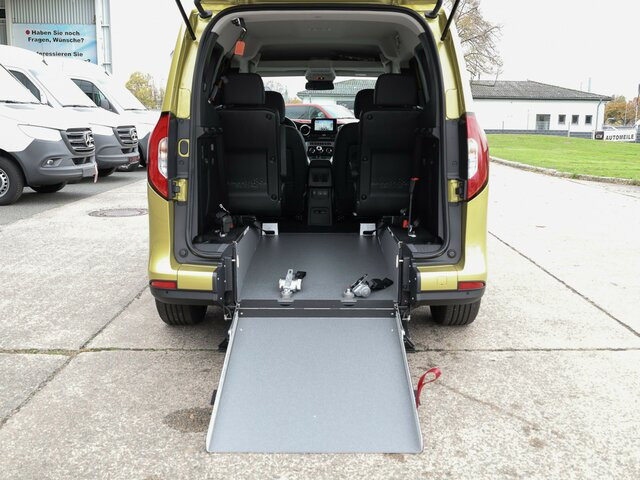 MERCEDES-BENZ T 180 Progressive,AMF Rollstuhlrampe,LED,Navi... - Furgão de passageiros: foto 2 MERCEDES-BENZ T 180 Progressive,AMF Rollstuhlrampe,LED,Navi... - Furgão de passageiros: foto 2