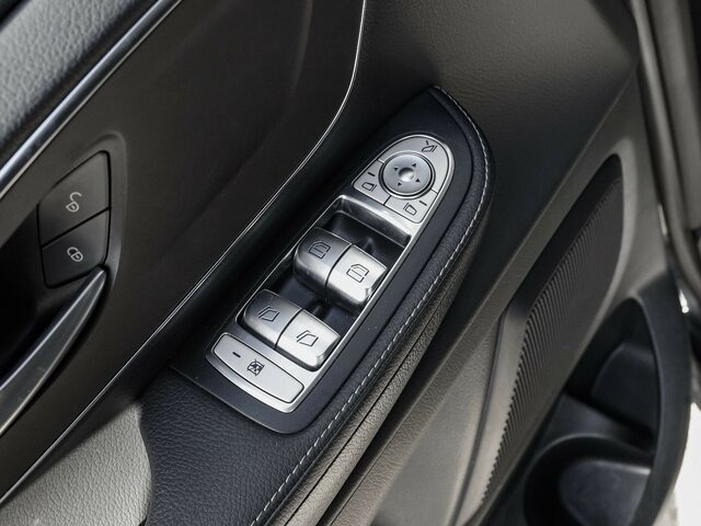 Furgão de passageiros MERCEDES-BENZ V 300 Avantgarde Extralang,2xSchiebetür elektr....: foto 7 Furgão de passageiros MERCEDES-BENZ V 300 Avantgarde Extralang,2xSchiebetür elektr....: foto 7