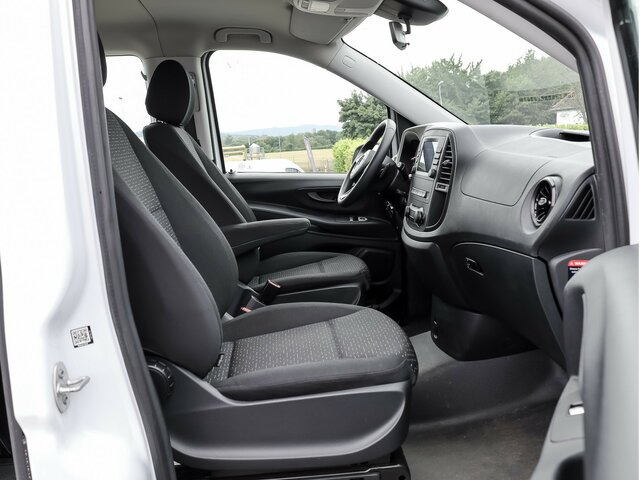 MERCEDES-BENZ Vito 114 TourerPro,Extralang,AMF Rollstuhlrampe... - Furgão de passageiros: foto 3 MERCEDES-BENZ Vito 114 TourerPro,Extralang,AMF Rollstuhlrampe... - Furgão de passageiros: foto 3