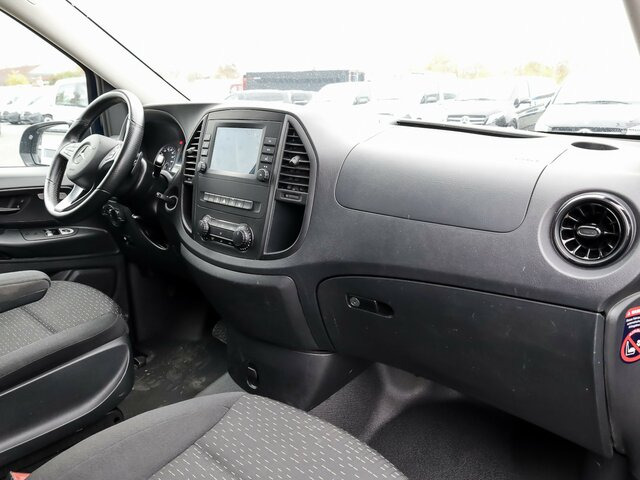 MERCEDES-BENZ Vito 114 TourerPro,lang,Automatik,8Sitze,Kamera... - Furgão de passageiros: foto 4 MERCEDES-BENZ Vito 114 TourerPro,lang,Automatik,8Sitze,Kamera... - Furgão de passageiros: foto 4