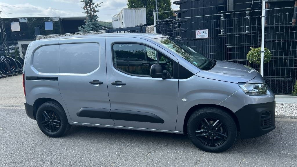 Carrinha de contentor Citroën Berlingo 1.5 Blue HDI, Kasten, 8 Reifen, Klima: foto 24