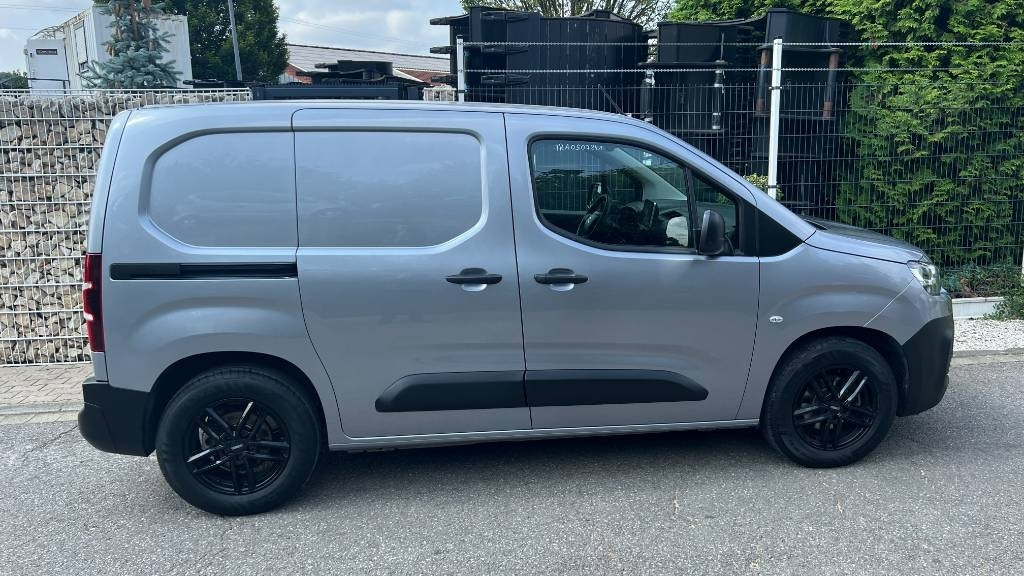 Carrinha de contentor Citroën Berlingo 1.5 Blue HDI, Kasten, 8 Reifen, Klima: foto 28