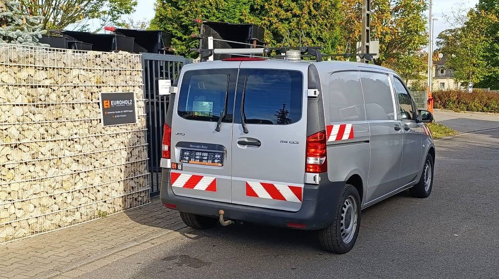 Mercedes-Benz Vito 114 CDI Allrad-Werkstattschränke-Standheizung - Carrinha de contentor: foto 4 Mercedes-Benz Vito 114 CDI Allrad-Werkstattschränke-Standheizung - Carrinha de contentor: foto 4