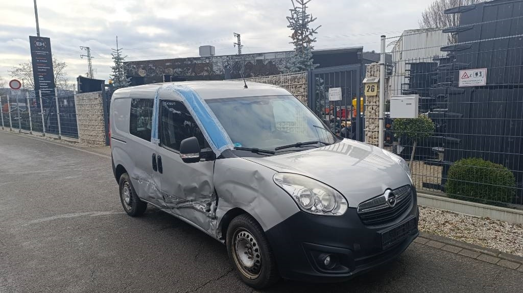 Opel Combo Kastenwagen Transp. Seitenschaden fahrbereit - Carrinha de contentor: foto 2 Opel Combo Kastenwagen Transp. Seitenschaden fahrbereit - Carrinha de contentor: foto 2