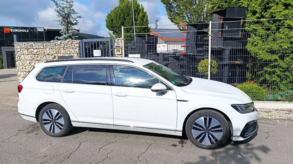 Volkswagen Passat GTE 1.4 Plug-In-Hybrid, Batterie neu, Navi - Automóvel: foto 5 Volkswagen Passat GTE 1.4 Plug-In-Hybrid, Batterie neu, Navi - Automóvel: foto 5
