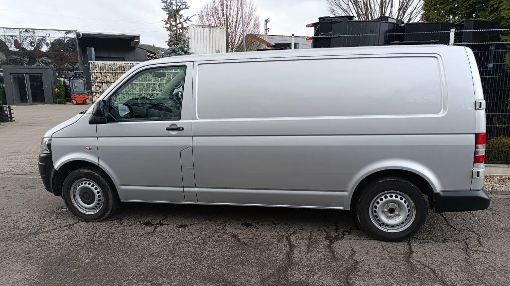 Volkswagen T5 2.0 TDI, Transporter, Kasten, Werkstattschränke - Carrinha de contentor: foto 4 Volkswagen T5 2.0 TDI, Transporter, Kasten, Werkstattschränke - Carrinha de contentor: foto 4