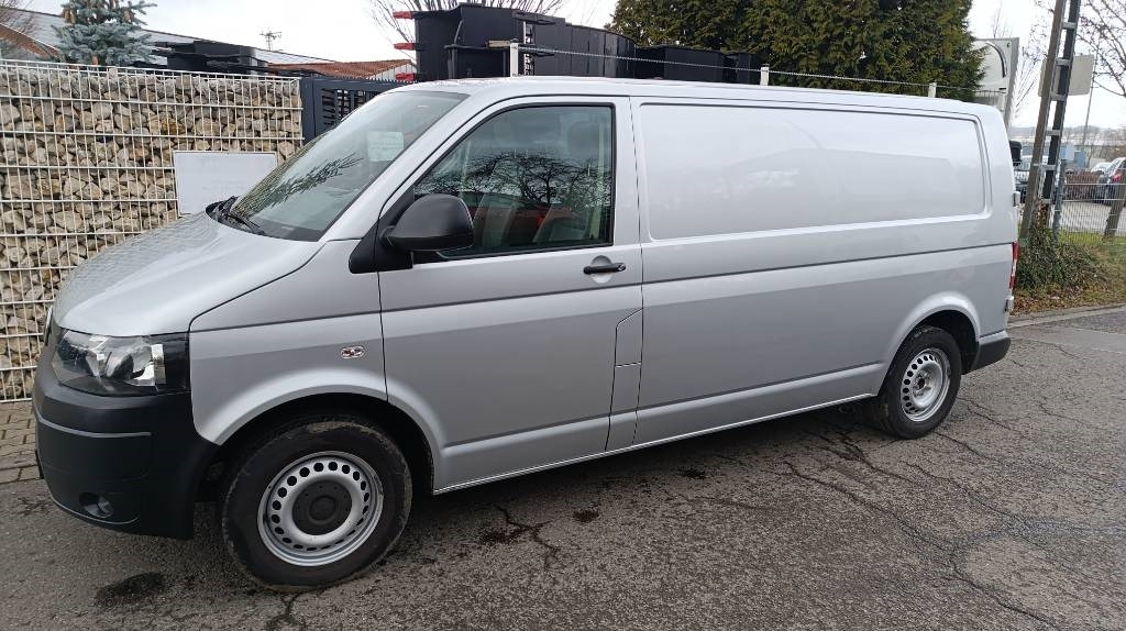 Volkswagen T5 2.0 TDI, Transporter, Kasten, Werkstattschränke - Carrinha de contentor: foto 3 Volkswagen T5 2.0 TDI, Transporter, Kasten, Werkstattschränke - Carrinha de contentor: foto 3