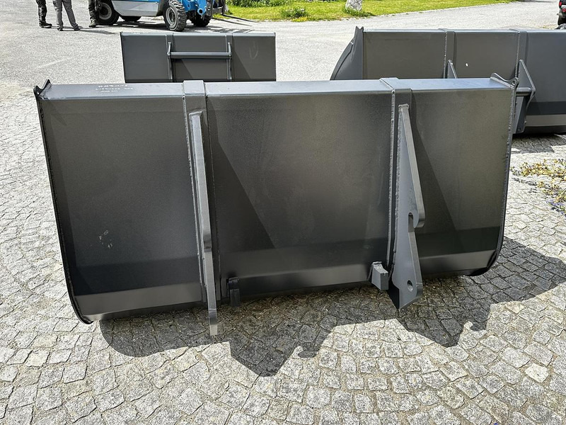 Big Volumenschaufel 200cm mit Liebherr 509 Aufnahme - Balde: foto 3 Big Volumenschaufel 200cm mit Liebherr 509 Aufnahme - Balde: foto 3