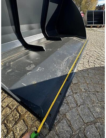 Big Volumenschaufel 250 cm mit Merlo ZM2 Aufnahme - Balde: foto 2 Big Volumenschaufel 250 cm mit Merlo ZM2 Aufnahme - Balde: foto 2