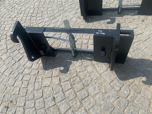 Big BIG Adapter Volvo L30 auf Euro Aufnahme - Equipamento: foto 1 Big BIG Adapter Volvo L30 auf Euro Aufnahme - Equipamento: foto 1