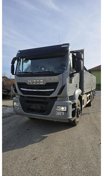 Iveco Stralis 6x2 Baustoffpritsche mit Hiab 228-E5 Kran - Caminhão grua: foto 2 Iveco Stralis 6x2 Baustoffpritsche mit Hiab 228-E5 Kran - Caminhão grua: foto 2