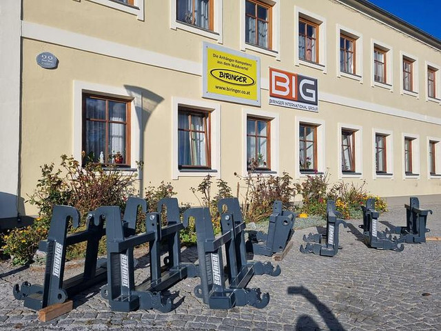 Sonarol JCB, Merlo, Euro Adapter auf Dreipunkt Aufnahme KATII HERBST AKTION!! - Máquina de construção: foto 2 Sonarol JCB, Merlo, Euro Adapter auf Dreipunkt Aufnahme KATII HERBST AKTION!! - Máquina de construção: foto 2