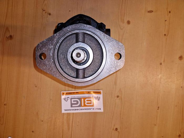 Hydraulikpumpe für John Deere 4500 Teleskoplader - Peça de reposição: foto 2 Hydraulikpumpe für John Deere 4500 Teleskoplader - Peça de reposição: foto 2