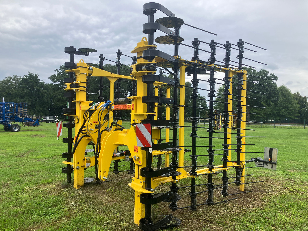 Bednar Striegel-Pro PN 6000 - Equipamento de fertilização: foto 1 Bednar Striegel-Pro PN 6000 - Equipamento de fertilização: foto 1