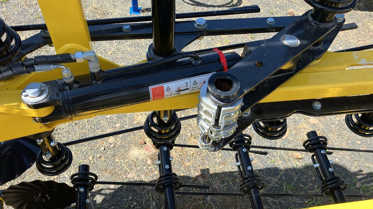 Bednar Striegel-Pro PN 9000 - Equipamento de fertilização: foto 2 Bednar Striegel-Pro PN 9000 - Equipamento de fertilização: foto 2