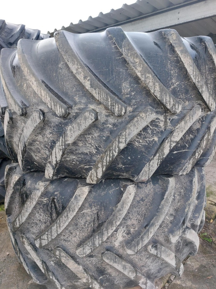 Continental 900/60R38 750/55R30 John Deere 8335R 8430 8530 - Jantes e pneus: foto 1 Continental 900/60R38 750/55R30 John Deere 8335R 8430 8530 - Jantes e pneus: foto 1