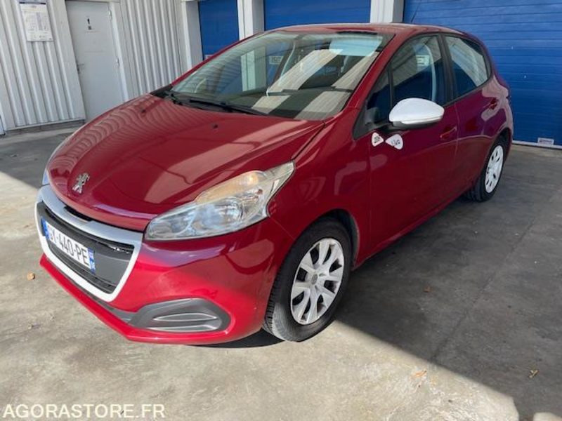 208 LIKE PT 68cv. 11/2016 . 98350 KM - Automóvel: foto 1 208 LIKE PT 68cv. 11/2016 . 98350 KM - Automóvel: foto 1