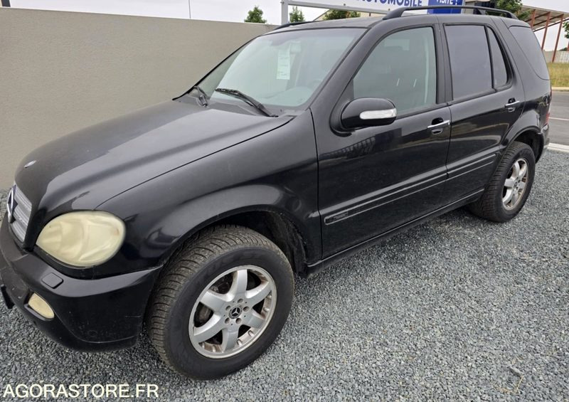 4X4 MERCEDES 400 ML - 2003 - 331 769 KM - Automóvel: foto 1 4X4 MERCEDES 400 ML - 2003 - 331 769 KM - Automóvel: foto 1