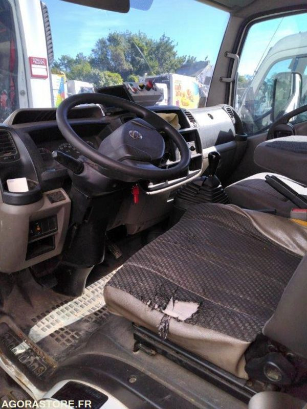 BA-885-GW MICRO BENNE NISSAN CABSTAR 203336 kms 2007 - Furgão basculante: foto 4 BA-885-GW MICRO BENNE NISSAN CABSTAR 203336 kms 2007 - Furgão basculante: foto 4