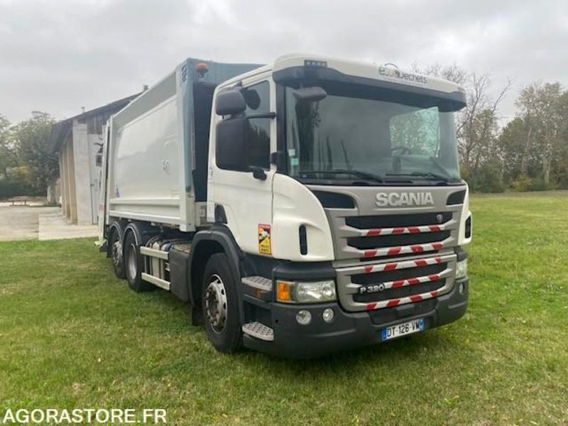BOM SCANIA P 380 - 2015 - 164 000km - Caminhão de lixo: foto 2 BOM SCANIA P 380 - 2015 - 164 000km - Caminhão de lixo: foto 2