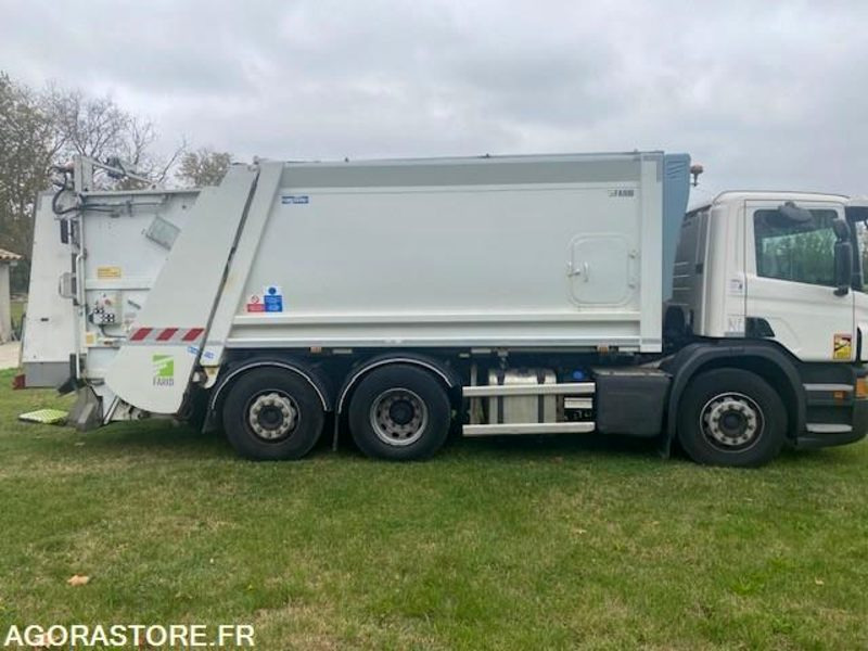 BOM SCANIA P 380 - 2015 - 164 000km - Caminhão de lixo: foto 3 BOM SCANIA P 380 - 2015 - 164 000km - Caminhão de lixo: foto 3
