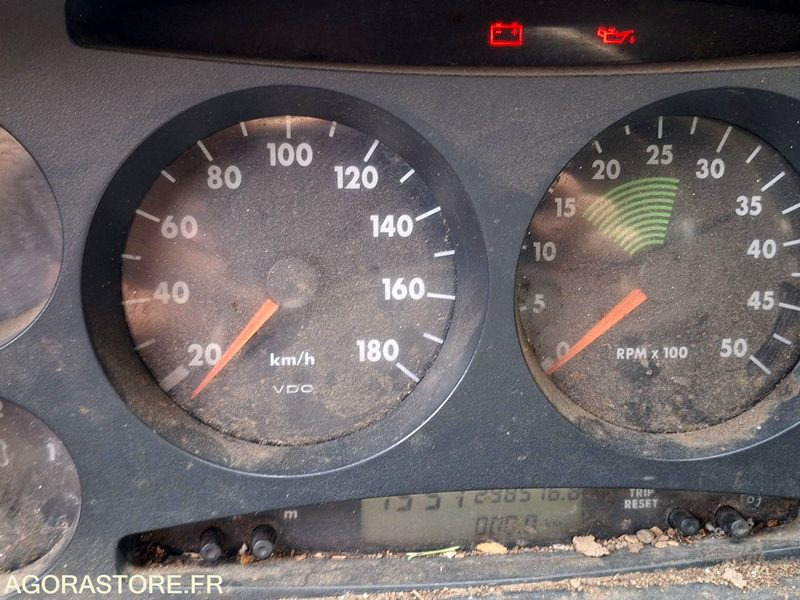 CAMION BENNE IVECO DAILY - Furgão basculante: foto 4 CAMION BENNE IVECO DAILY - Furgão basculante: foto 4