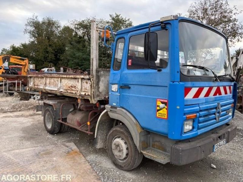 CAMION BENNE (TRI-BENNE) RENAULT S120 MIDLINER 1991 221000 KM - Caminhão basculante: foto 3 CAMION BENNE (TRI-BENNE) RENAULT S120 MIDLINER 1991 221000 KM - Caminhão basculante: foto 3