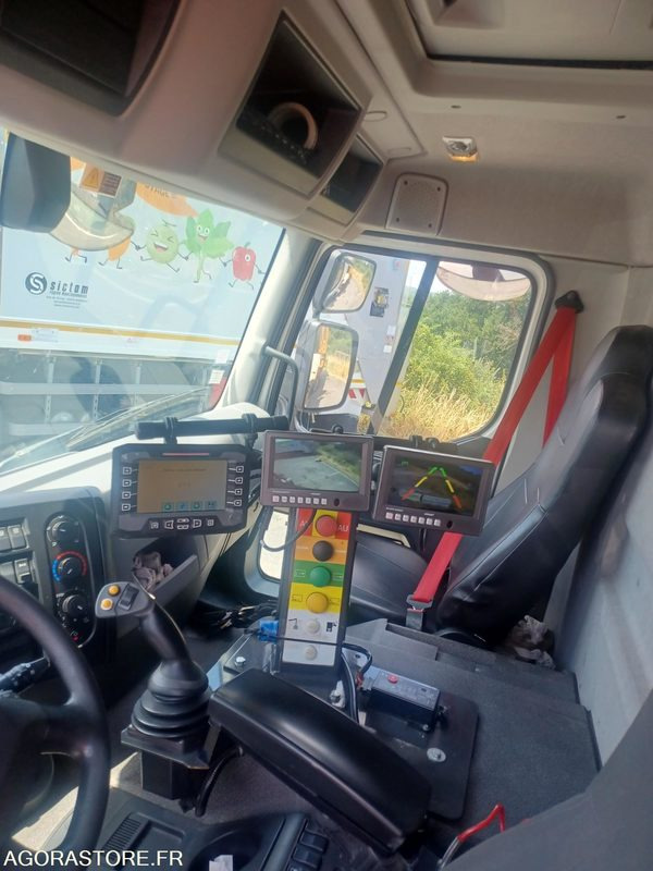 CAMION - BOM - RENAULT - D26 WIDE - 175 588KM - Caminhão de lixo: foto 4 CAMION - BOM - RENAULT - D26 WIDE - 175 588KM - Caminhão de lixo: foto 4