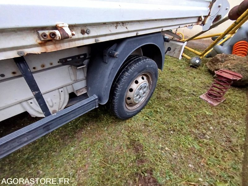 CAMIONETTE PLATEAU E.V. - Furgão basculante: foto 5 CAMIONETTE PLATEAU E.V. - Furgão basculante: foto 5