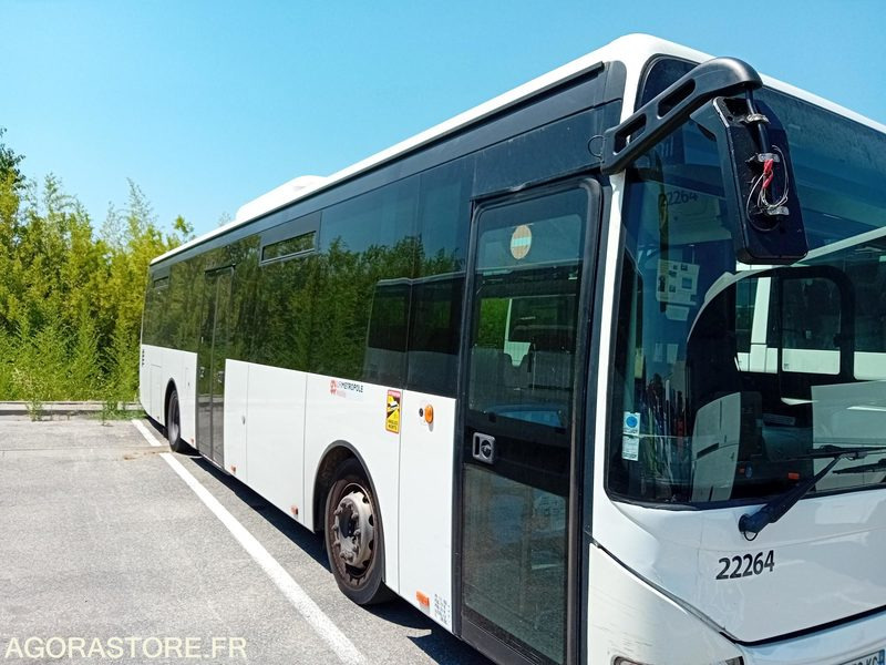 CAR IRISBUS CROSSWAY LOW ENTRY 22264 MEC 2014 697141KM DC-959-KG - Autocarro escolar: foto 2 CAR IRISBUS CROSSWAY LOW ENTRY 22264 MEC 2014 697141KM DC-959-KG - Autocarro escolar: foto 2
