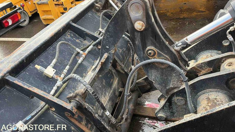 CHARGEUR JCB 406T4 - 2018 / 2053H (KUB850010568) - Carregadeira: foto 4 CHARGEUR JCB 406T4 - 2018 / 2053H (KUB850010568) - Carregadeira: foto 4