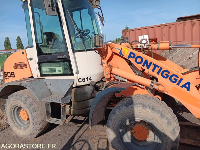 CHARGEUSE/PNEUS LIEBHERR L509 -- 2009 -- 14709 HEURES - Carregadeira: foto 1 CHARGEUSE/PNEUS LIEBHERR L509 -- 2009 -- 14709 HEURES - Carregadeira: foto 1
