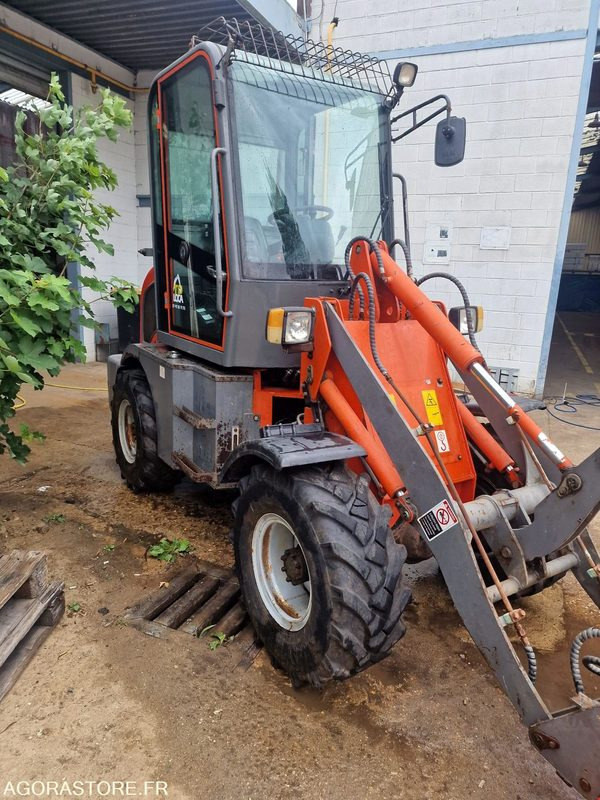 CHARGEUSE SUR PNEUS EVERUN ER08 EASY DIESEL 24CV - 2017 - 580 heures - Carregadeira: foto 2 CHARGEUSE SUR PNEUS EVERUN ER08 EASY DIESEL 24CV - 2017 - 580 heures - Carregadeira: foto 2