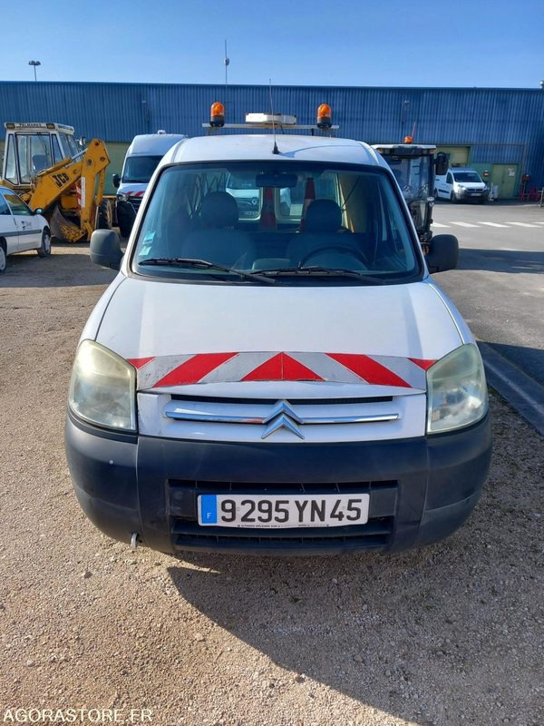 CITROEN BERLINGO - 2004 - 96000KM - Furgão compacto: foto 5 CITROEN BERLINGO - 2004 - 96000KM - Furgão compacto: foto 5