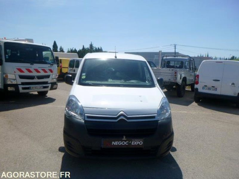 CITROEN BERLINGO UTILITAIRE BOITE AUTO - 2018 - 166 500KM - Furgão compacto: foto 2 CITROEN BERLINGO UTILITAIRE BOITE AUTO - 2018 - 166 500KM - Furgão compacto: foto 2